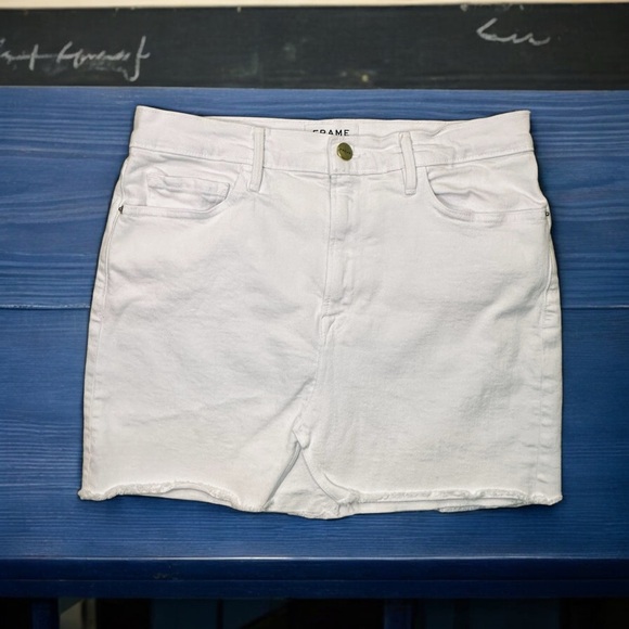 Frame Denim ‘Le Mini Jean Skirt’ in “Blanc” With Raw Split Hem Detail Size 28 - Picture 3 of 16
